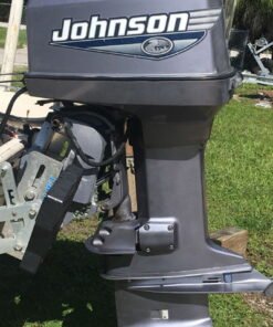 2001 Johnson 135 HP 4-Cylinder Carbureted 2-Stroke 20" (L) Outboard Motor
